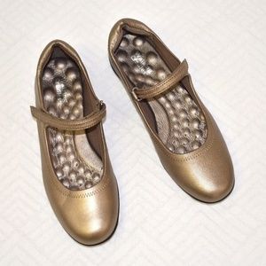 Walking Cradles 8.5 Mary Jane Bronze Comfort Shoe